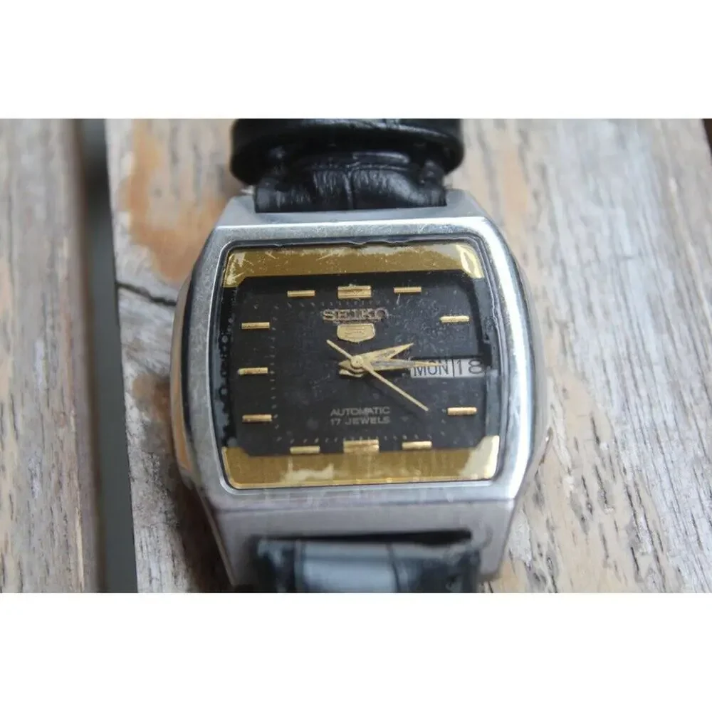 Vintage 1968 Seiko Automatic Mens Silver Watch W/daydate & Gold accents